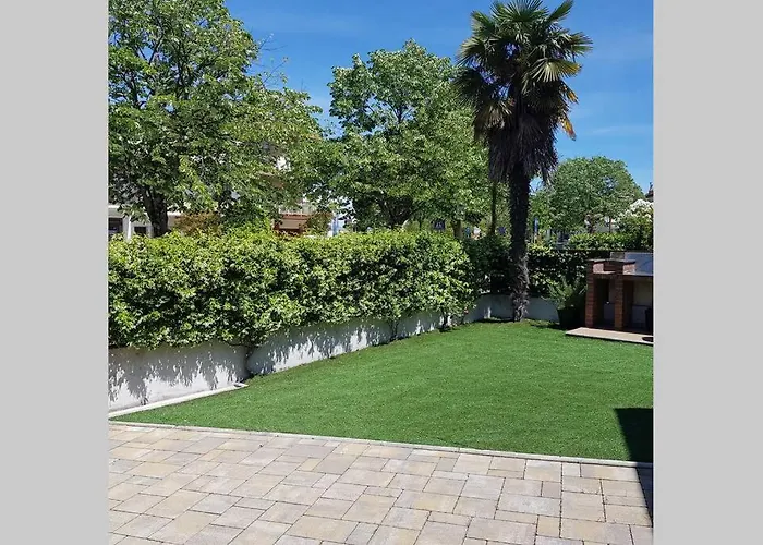 Lovely House In The Peacefull Place Of Villa *