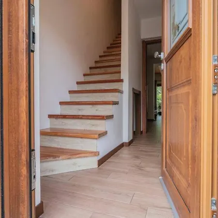 Lovely House In The Peacefull Place Of Villa *