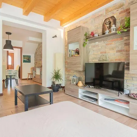 Lovely House In The Peacefull Place Of Villa