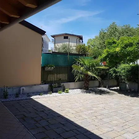 Lovely House In The Peacefull Place Of Grado