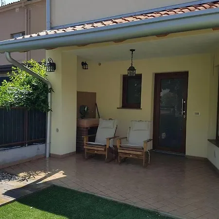 Lovely House In The Peacefull Place Of Villa *