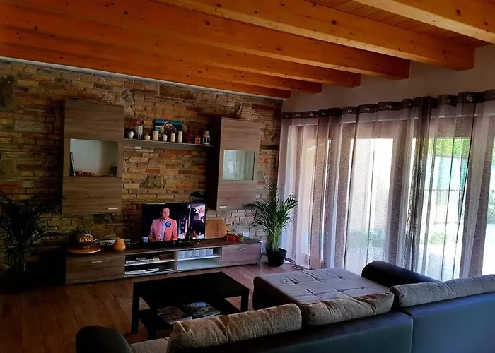 Lovely House In The Peacefull Place Of